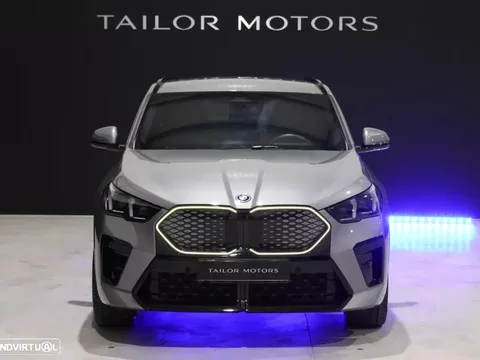 BMW iX2 eDrive20 Pack Desportivo M
