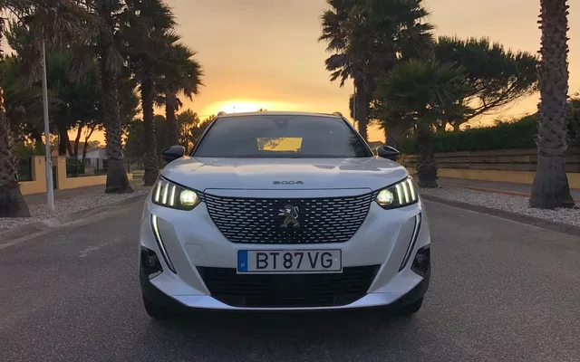 Peugeot e-2008 GT+