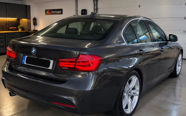 BMW 330