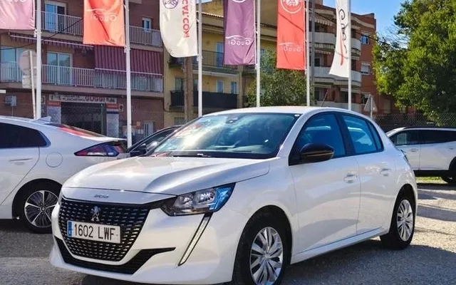 PEUGEOT 208 Active BlueHDi 100 S&S - 9300€ en Torredembarra