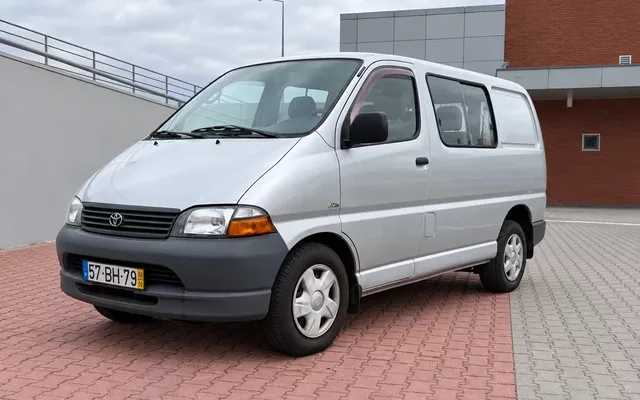 Toyota HiAce 2.5 D-4D C. Service 2.6T