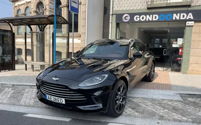 Aston Martin DBX