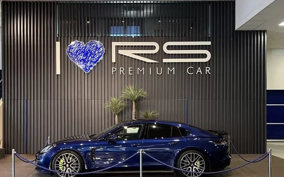 PORSCHE Panamera 4 E-Hybrid