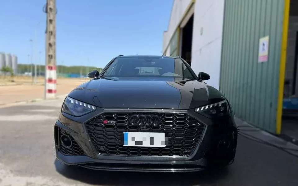 AUDI A4 RS4 Avant TFSI quattro tiptronic