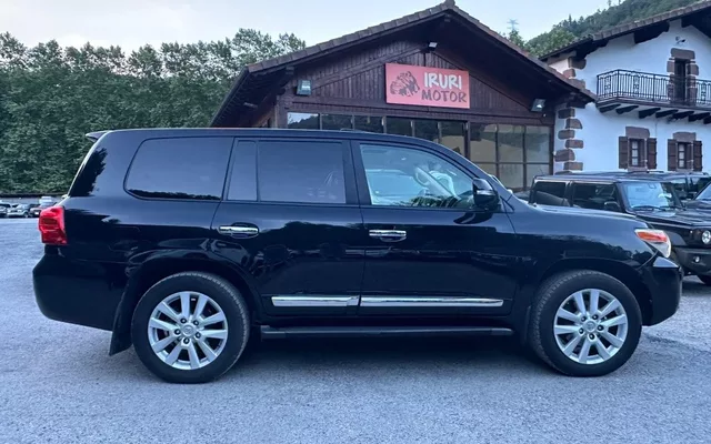 TOYOTA Land Cruiser Land Cruiser 200 4.5D-4D VX Aut.
