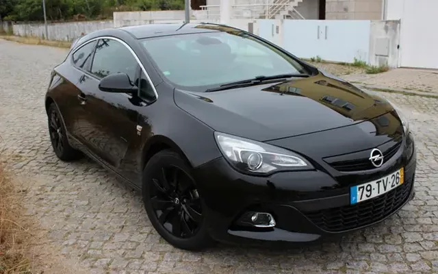 Opel Astra GTC 2017 1.6 T Black OPC Line S/S