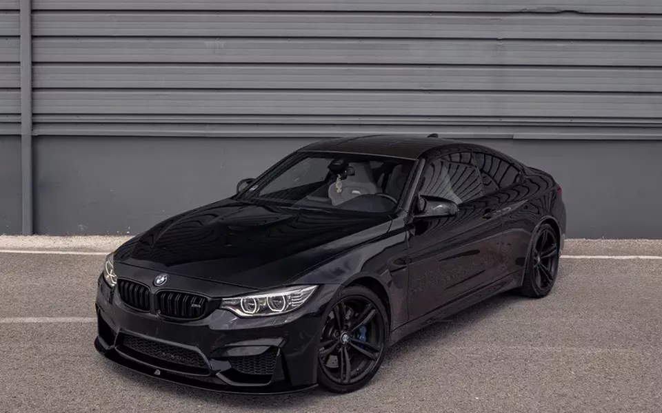 BMW M4 Auto
