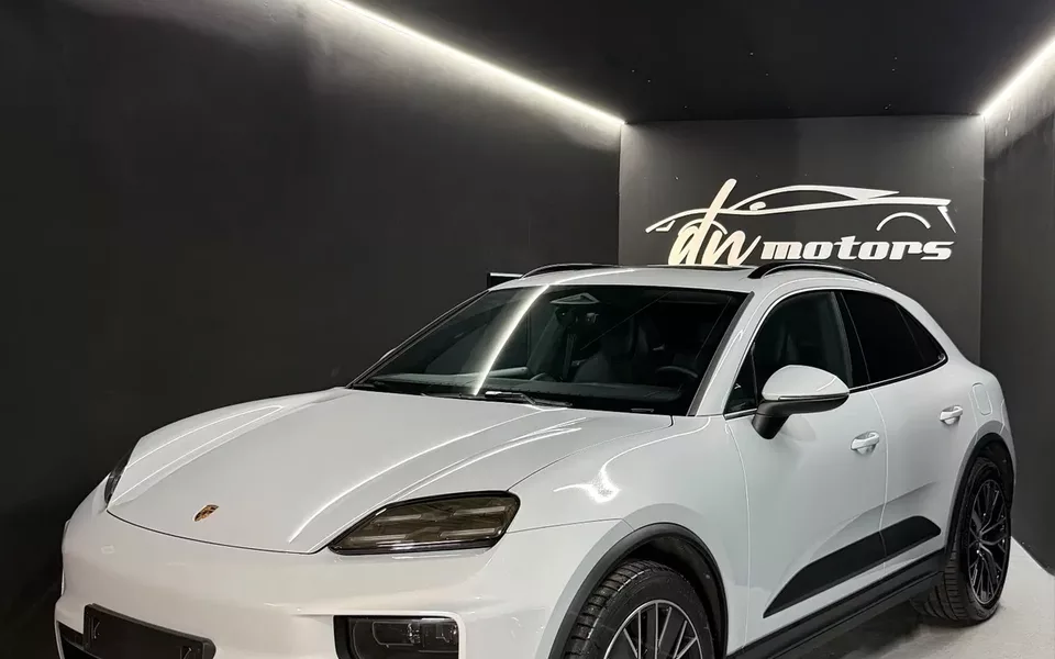 Porsche Macan Electric 4