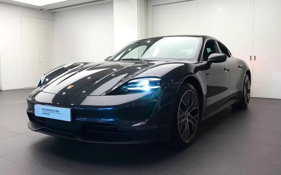 Porsche Taycan 4S