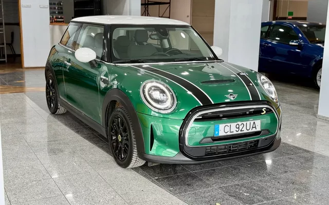 MINI 3 Portas Cooper SE Essential