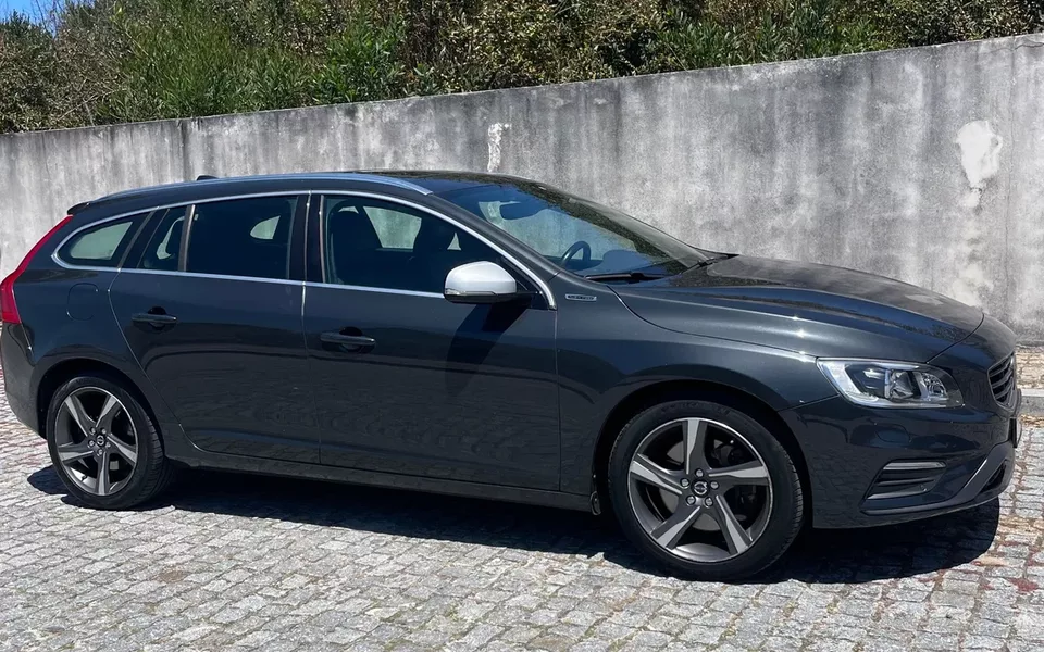 Volvo V60 D6 Twin Engine Geartronic RDesign