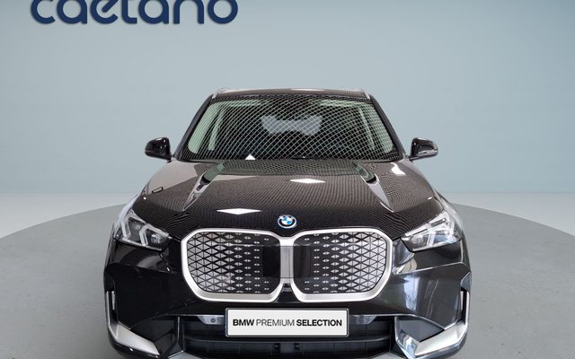 BMW iX1
