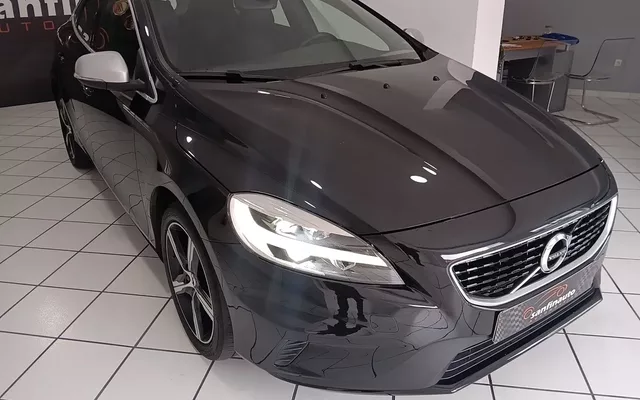 Volvo V40 2.0 D3 R-Design