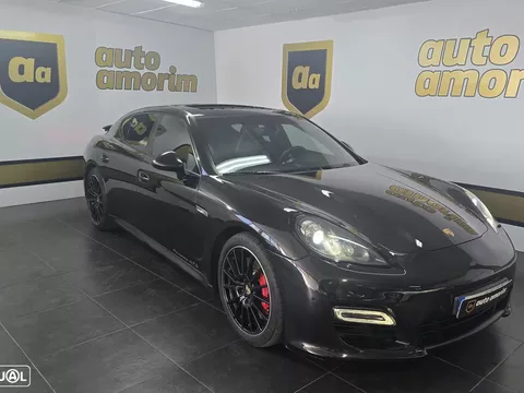 Porsche Panamera GTS PDK