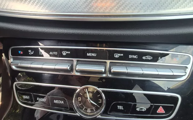 Mercedes-Benz E 220 d 4Matic 9G-TRONIC AMG Line