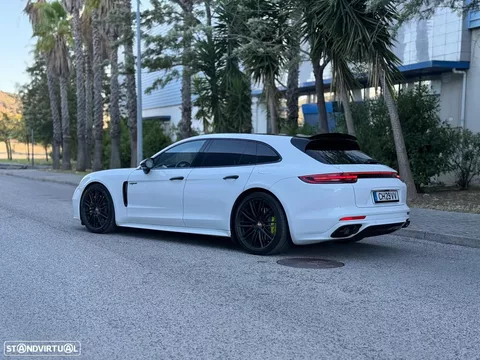 Porsche Panamera Sport Turismo 4 E-Hybrid