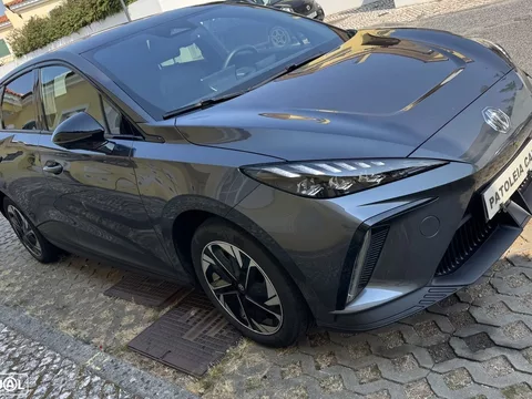 MG MG4 64 kWh Luxury