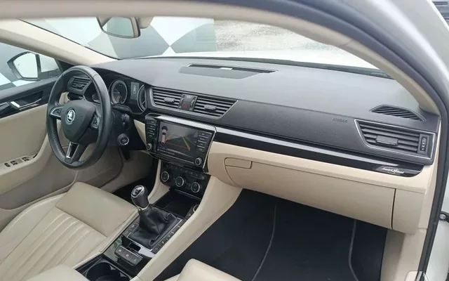 SKODA Superb Superb Combi 2.0TDI AdBlue L&K 110kW