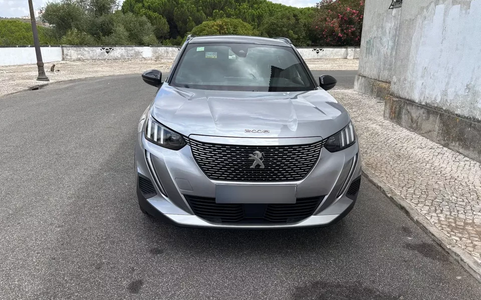 Peugeot e-2008 50 kWh GT