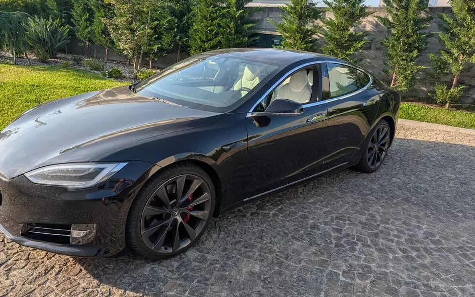 Tesla Model S 100 kWh Performance Ludicrous AWD
