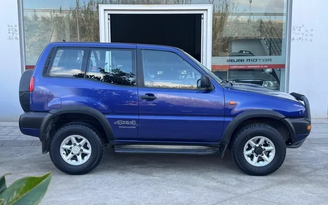 NISSAN Terrano Terrano SR 2.7 TDI