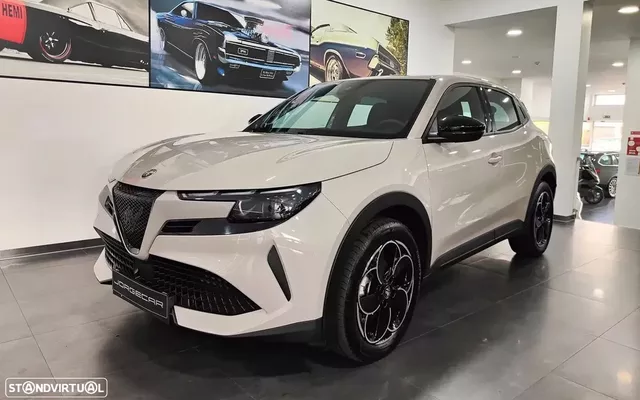 Alfa Romeo Junior Elletrica 50 kWh Launch Edition