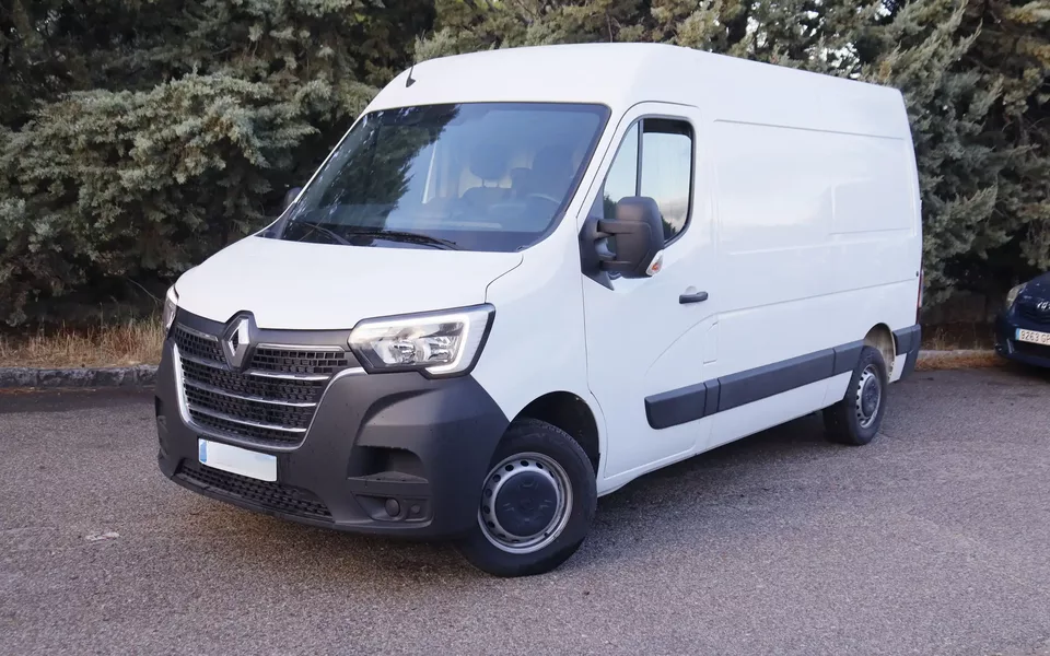 Renault Master F3300 L2H2 2.2 BLUEDCI CONFORT 135CV 4P VENTA SOLO PROFESIONAL # IVA DEDUCIBLE,PARKTRONIC,CAMARA TRASERA