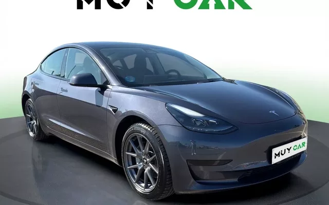 TESLA Model 3 Model 3 Standard Range Premium RWD