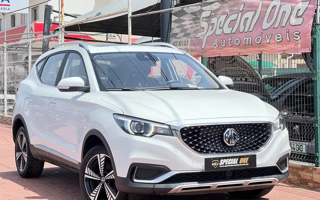MG ZS Luxury