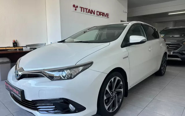 Toyota Auris 1.8 HSD Comfort +P.Sport+Navi