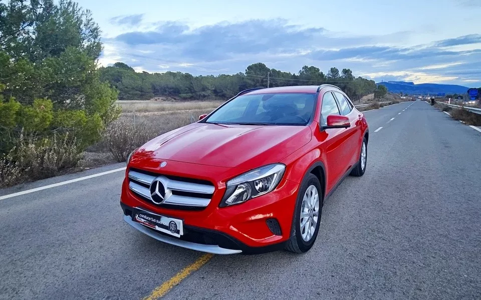 MERCEDES-BENZ Clase GLA GLA 200d Style 7G-DCT