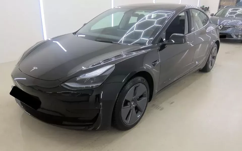 Tesla Model 3 Standard Range Plus RWD