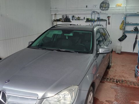 Mercedes-Benz C-Class 2011