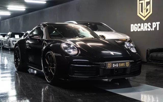 Porsche 911 (992) Carrera 4 PDK