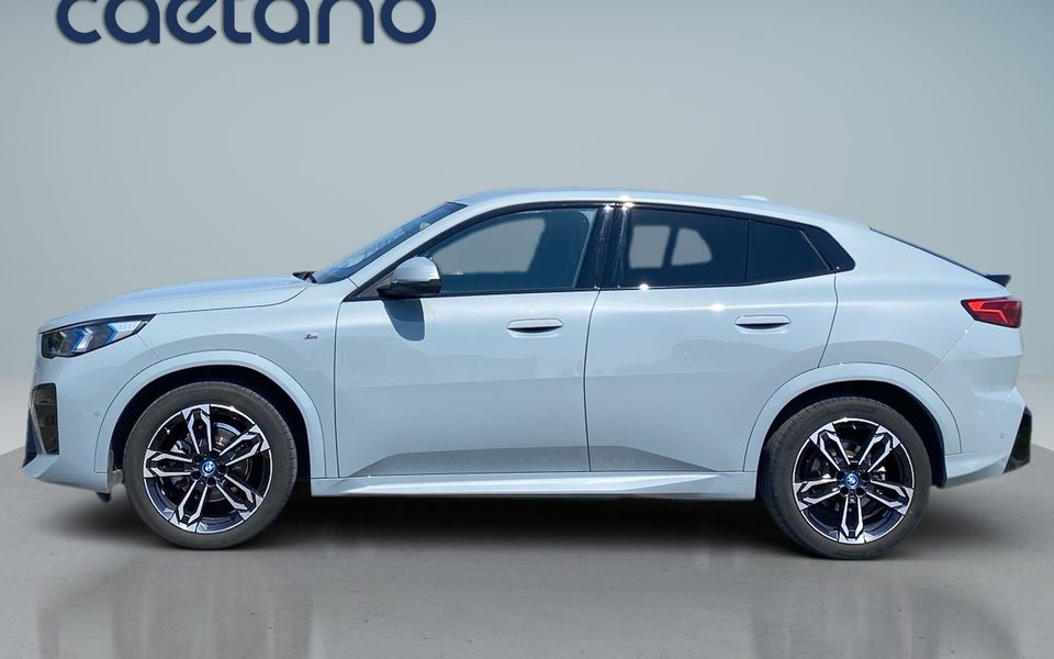 BMW iX2
