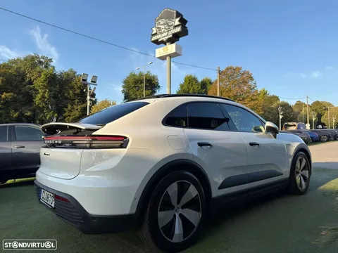 Porsche Macan Electric 4
