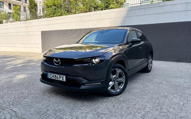 Mazda MX-30 e-SKYACTIV EXCLUSIVE-LINE