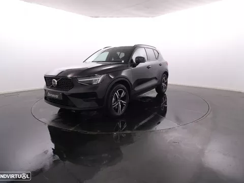 Volvo XC 40 2.0 B3 Plus Dark