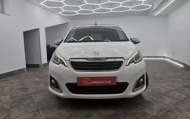 Peugeot 108 2015 1.2 PureTech Allure