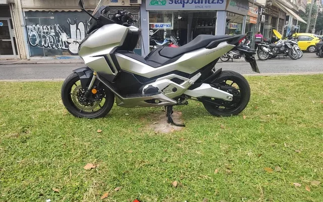Honda Forza 750 Υπεράριστο,13300χλμ,Εδεσμεύθη! 2021