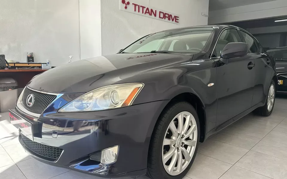 Lexus IS 220 d Base L6