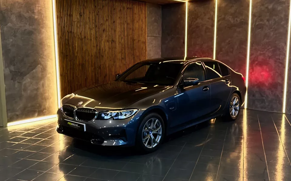 BMW 320 e Line Sport Auto