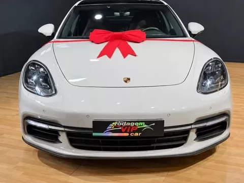 Porsche Panamera 4 E-Hybrid