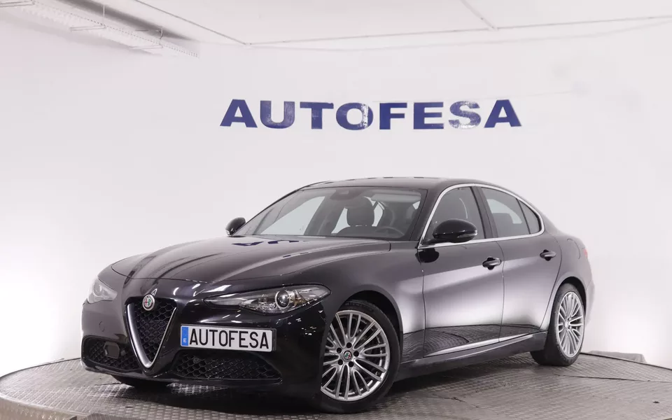 Alfa Romeo Giulia 2.2D LUSSO AUTO 180CV 4P # CUERO, NAVY, PARKTRONIC
