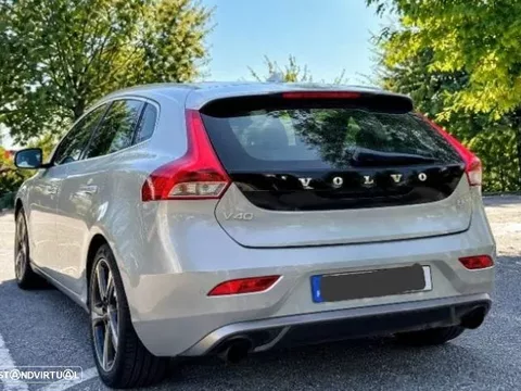 Volvo V40 D2 R Design