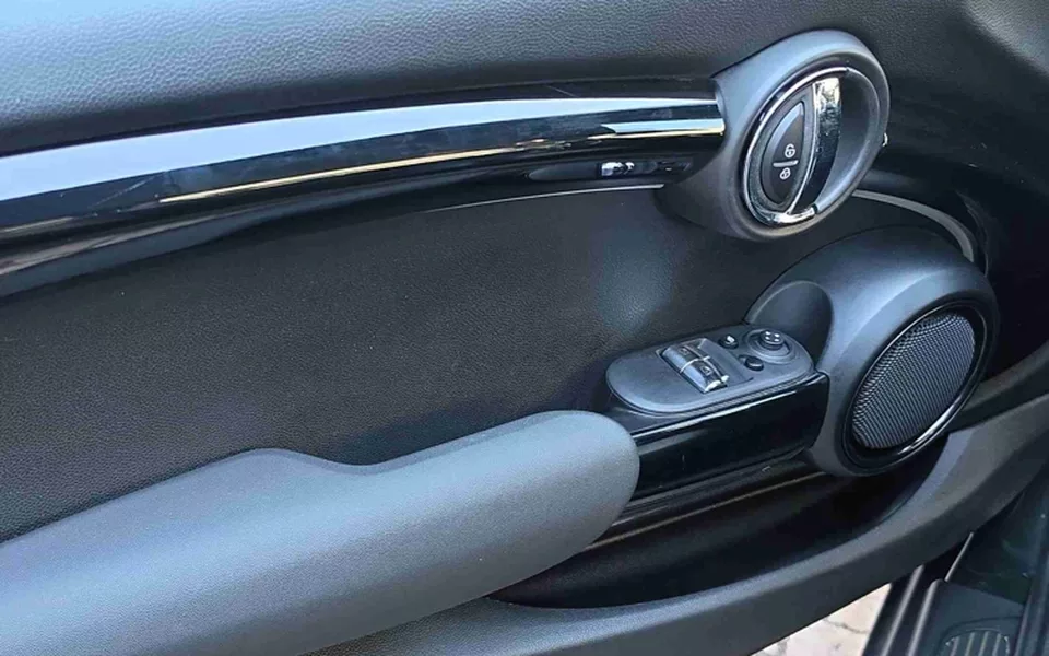 MINI - Mini - Mini Cooper SE Premium Resolute Edition