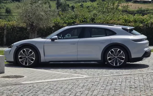 Porsche Taycan Cross Turismo 2021 4S