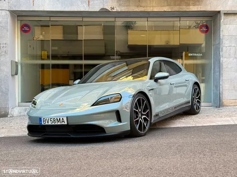 Porsche Taycan Sport Turismo Black Edition