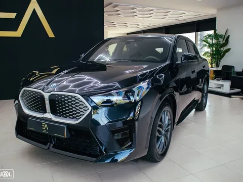 BMW iX2 eDrive20 Pack Desportivo M