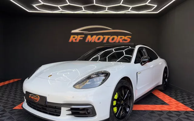 Porsche Panamera 4 E-Hybrid